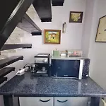 Raya Maisonette, Ideal Center