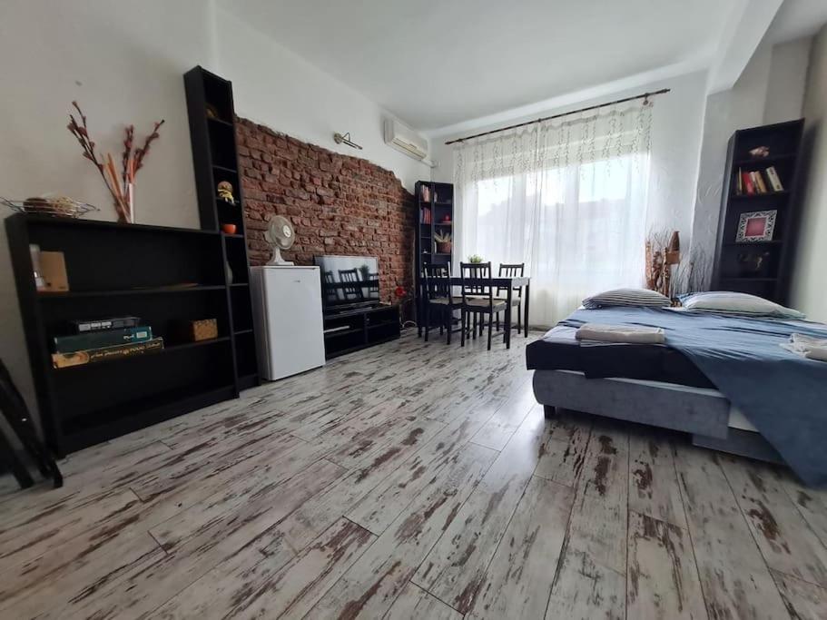 Raya Maisonette, Ideal Center Sofia