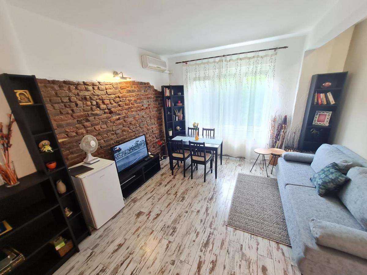 Apartemen Raya Maisonette, Ideal Center Sofia